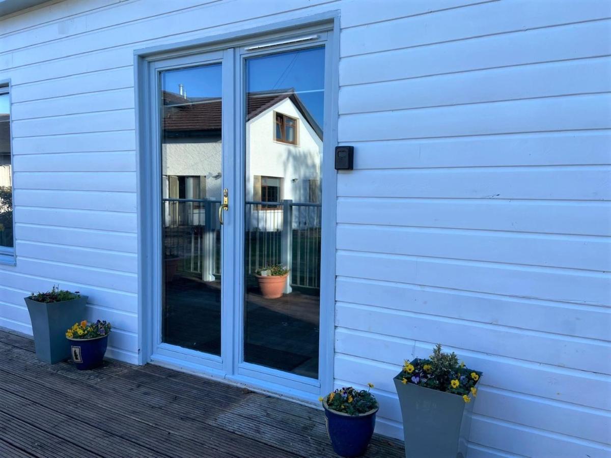 Chalet On The Green - Self Contained With Parking. Inshes Buitenkant foto