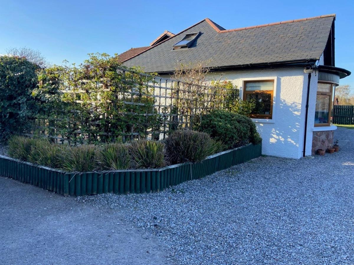 Chalet On The Green - Self Contained With Parking. Inshes Buitenkant foto